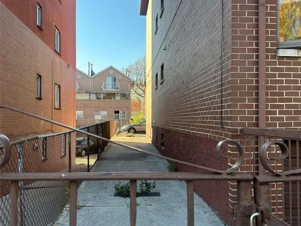 46-12 161st Street 1A, Flushing NY 11358