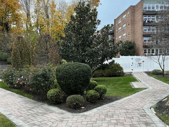 32 Pearsall Avenue 1G, Glen Cove NY 11542