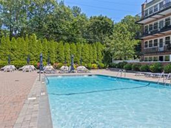 32 Pearsall Avenue 1G, Glen Cove NY 11542