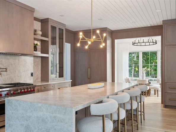 116 Middle Line Highway, Southampton NY 11968