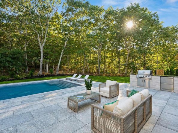 116 Middle Line Highway, Southampton NY 11968
