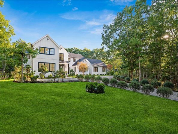 116 Middle Line Highway, Southampton NY 11968