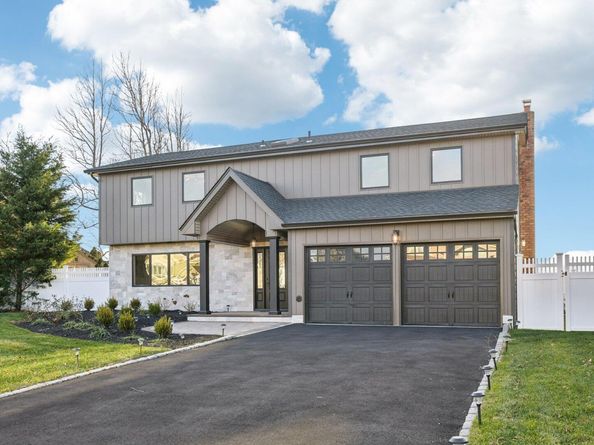 8 Shoal Drive, West Islip NY 11795