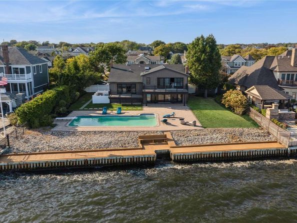 8 Shoal Drive, West Islip NY 11795
