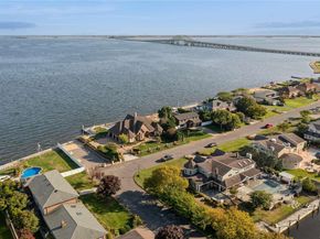 8 Shoal Drive, West Islip NY 11795