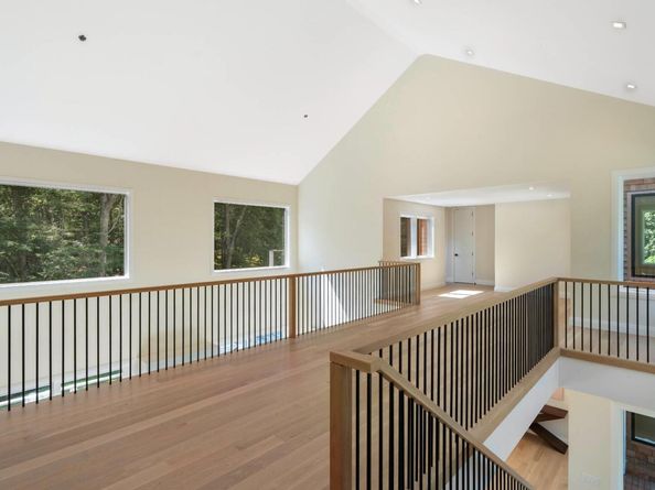 108 Harbor Watch Ct, Sag Harbor NY 11963
