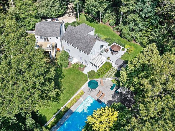 757 Seven Ponds Towd Road, Southampton NY 11968