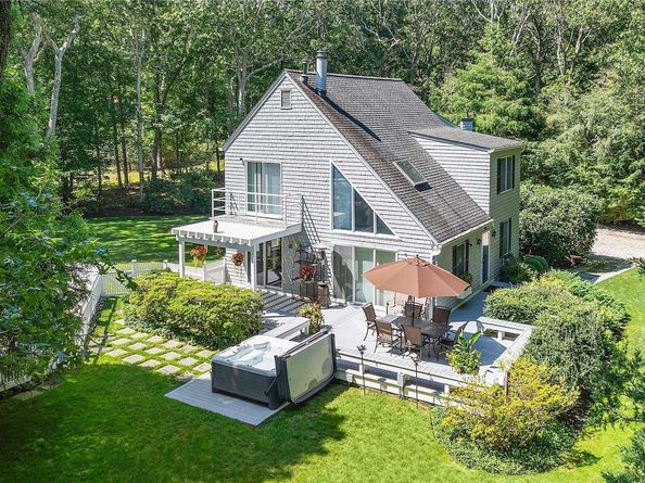 757 Seven Ponds Towd Road, Southampton NY 11968