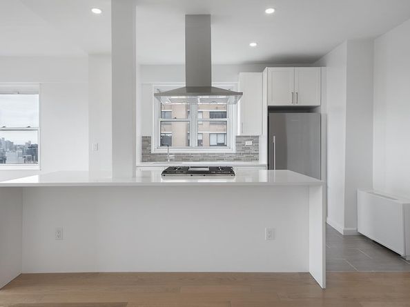 60 East 8th Street 27N, New York NY 10003