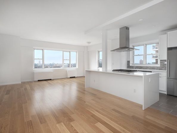60 East 8th Street 27N, New York NY 10003