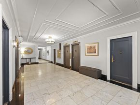 325 West 45th Street 403A, New York NY 10036