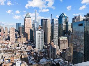 325 West 45th Street 403A, New York NY 10036