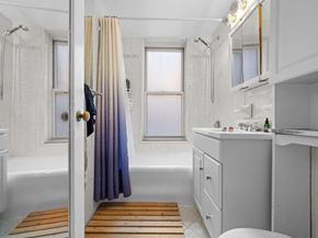 325 West 45th Street 403A, New York NY 10036