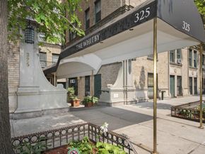 325 West 45th Street 403A, New York NY 10036