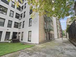 325 West 45th Street 403A, New York NY 10036