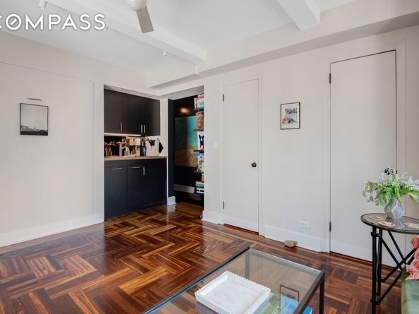 320 East 42nd Street 2510, New York NY 10017