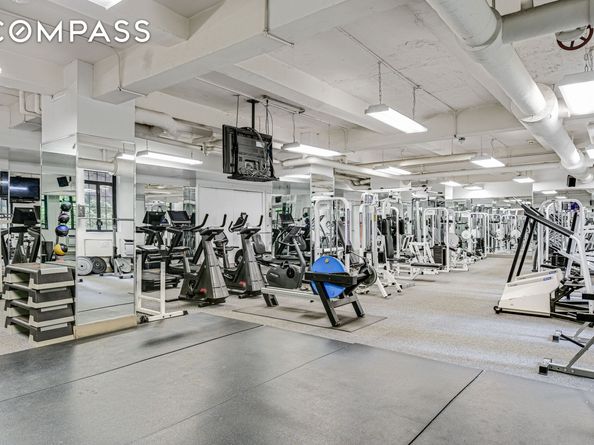 320 East 42nd Street 2510, New York NY 10017