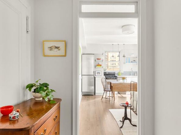 365 West 20th Street 7A, New York NY 10011