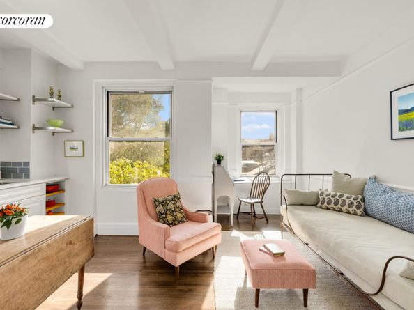 365 West 20th Street 7A, New York NY 10011