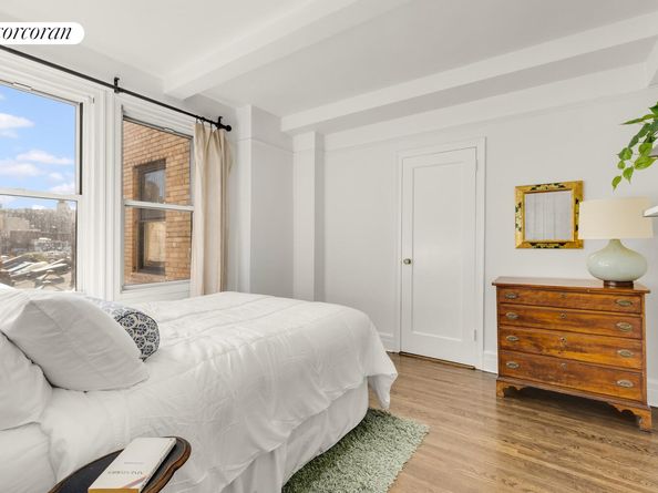 365 West 20th Street 7A, New York NY 10011