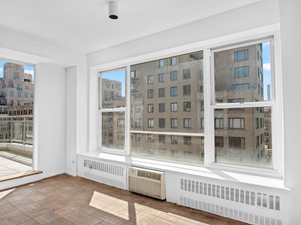1050 5th Avenue 17A, New York NY 10028