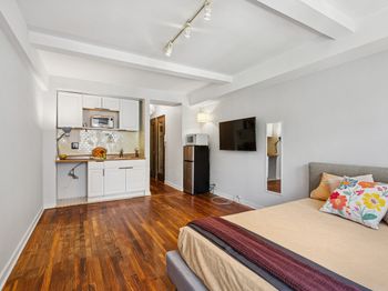 320 East 42nd Street