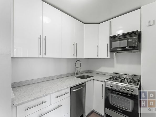 212 East Broadway G1602, New York NY 10002