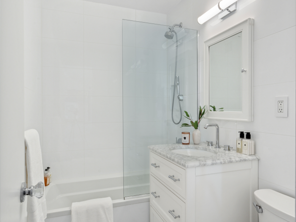 77 7th Avenue 19M, New York NY 10011