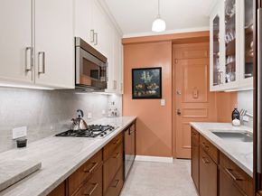 10 East 70th Street 2B, New York NY 10021