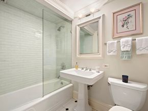 10 East 70th Street 2B, New York NY 10021