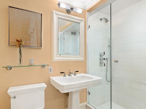 10 East 70th Street 2B, New York NY 10021
