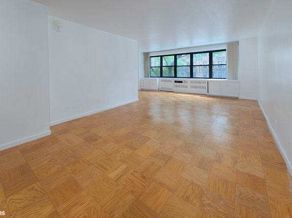 330 3rd Avenue 3E, New York NY 10010