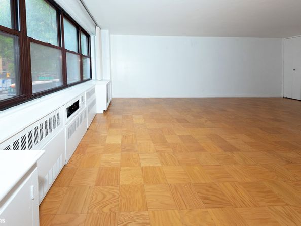 330 3rd Avenue 3E, New York NY 10010