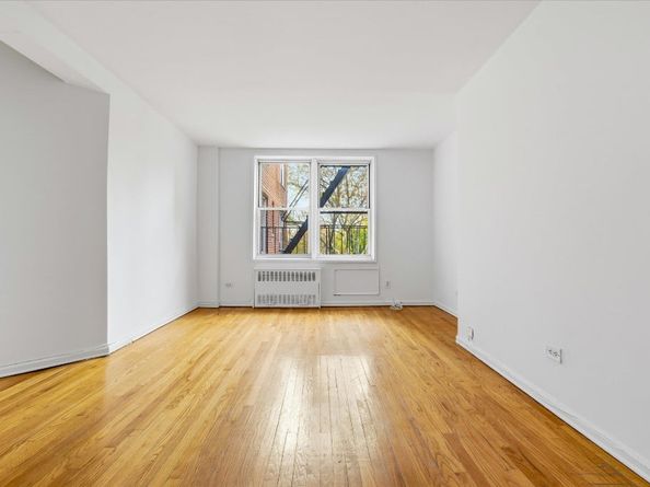 60-11 Broadway 4N, Queens NY 11377