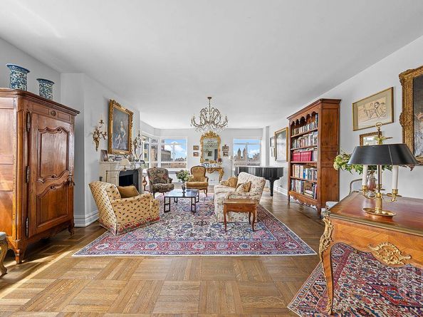 19 East 88th Street PHD, New York NY 10128-0500
