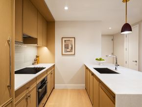 24-01 Queens Plaza N 206, Queens NY 11101