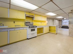 323 Carroll Street MultiFamily Townhouse, Brooklyn NY 11231