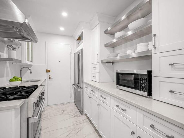 400 East 56th Street 39F, New York NY 10022