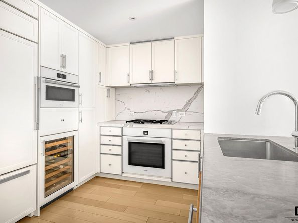 212 Warren Street 9R, New York NY 10282