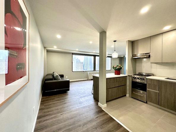 170 Park Row 24E, New York NY 10038