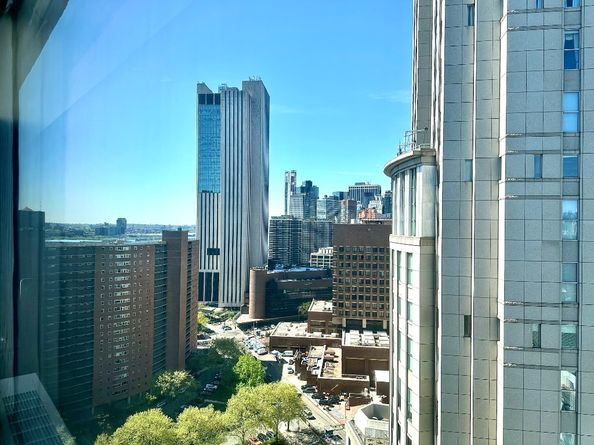 170 Park Row 24E, New York NY 10038
