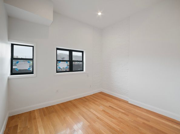 18-60 Flushing Avenue, Queens NY 11385