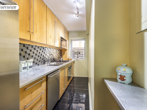 434 East 52nd Street 4B, New York NY 10022