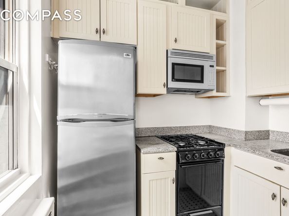 310 East 49th Street 7B, New York NY 10017
