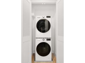 321 East 48th Street 11H, New York NY 10017