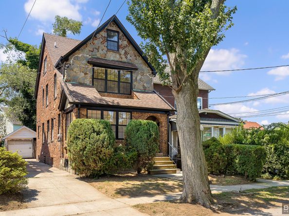 110-06 209th Place, Queens NY 11429