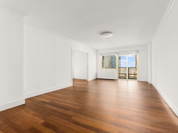 159 West 53rd Street 32E, New York NY 10019