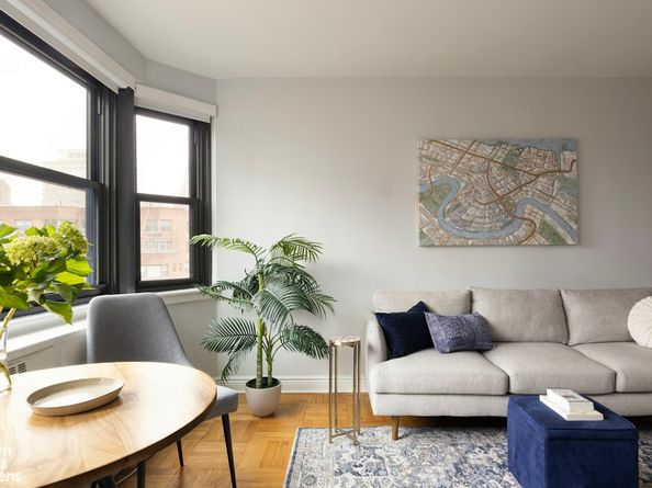 233 East 69th Street 17M, New York NY 10021