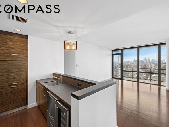 101 West 24th Street 29B, New York NY 10011