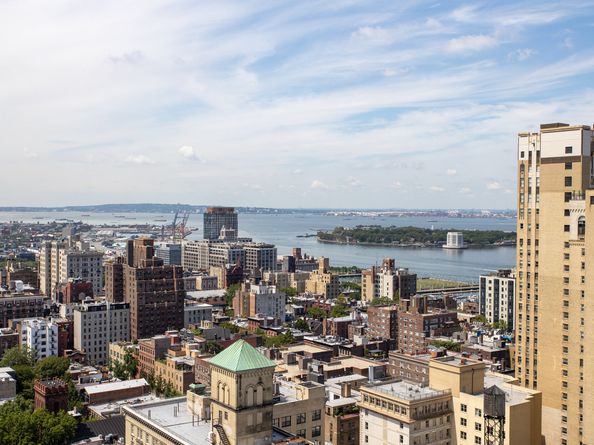75 Henry Street 29J, Brooklyn NY 11201